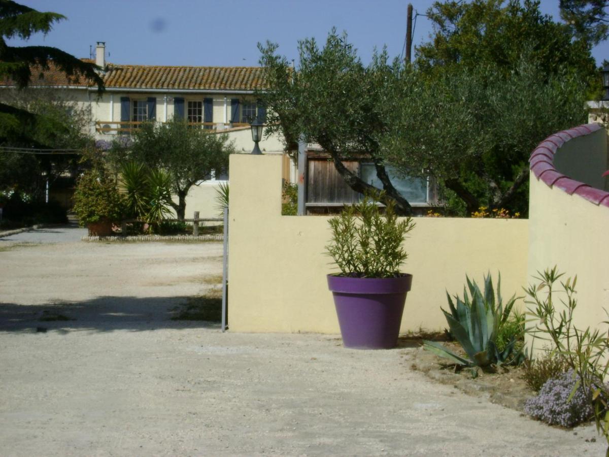 Le H De Sernhac מראה חיצוני תמונה